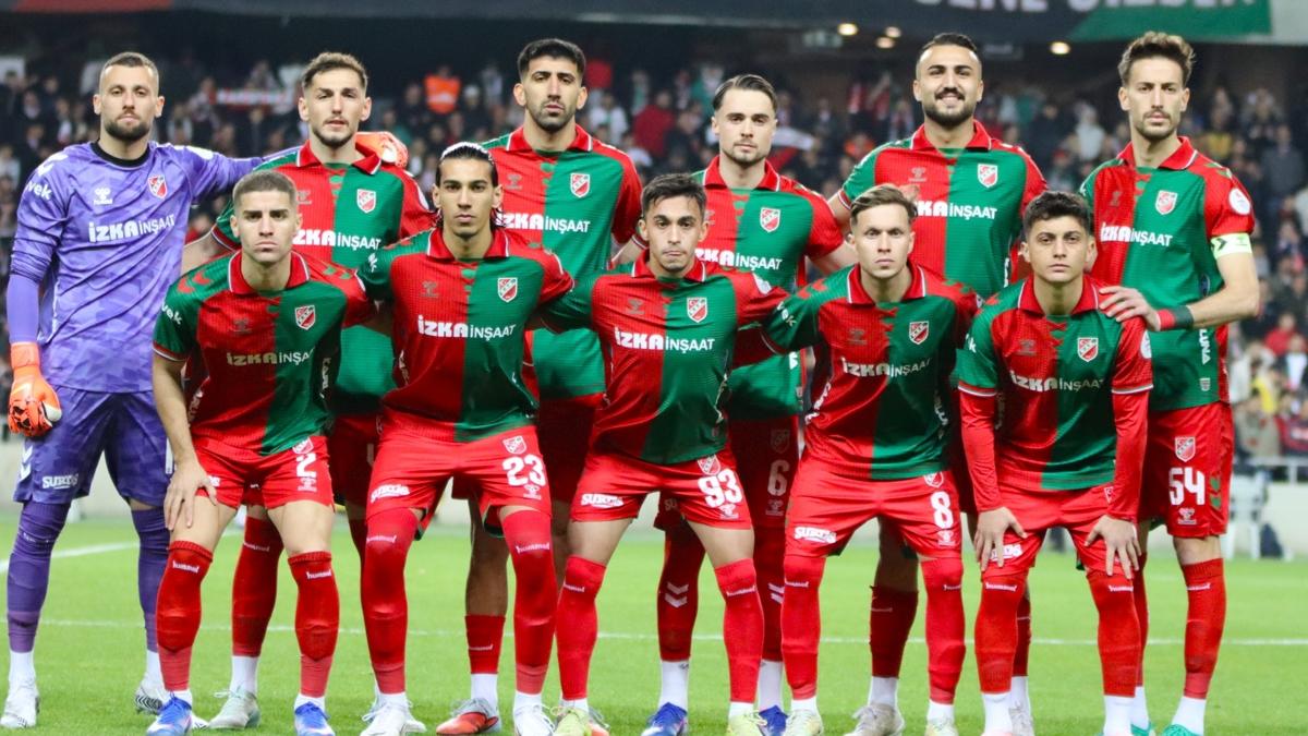 Karşıyaka evinde bambaşka