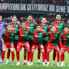 Kar��yaka evinde bamba�ka