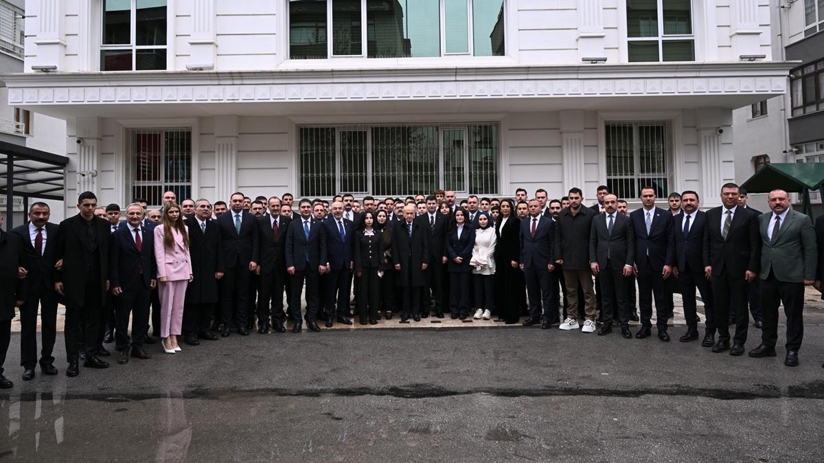 MHP Lideri Bah�eli'den �lk� Ocaklar�'na bayram ziyareti