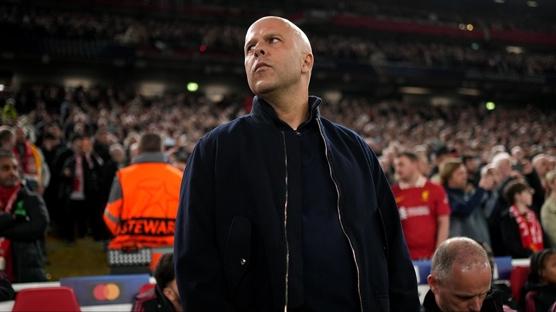 Arne Slot: �ampiyonlar Ligi'ni garantilememiz gerekiyor