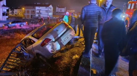 Kontrolünü kaybetti bariyerlere çarptı: Ağır yaralılar var