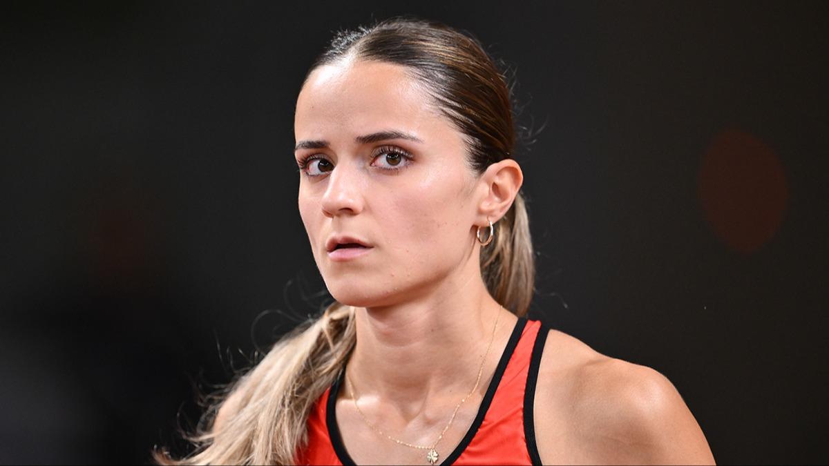 Milli atlet �ilan Ayy�ld�z'dan d�nya be�incili�i