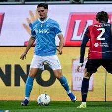 Napoli, Cagliari'yi tek golle devirdi