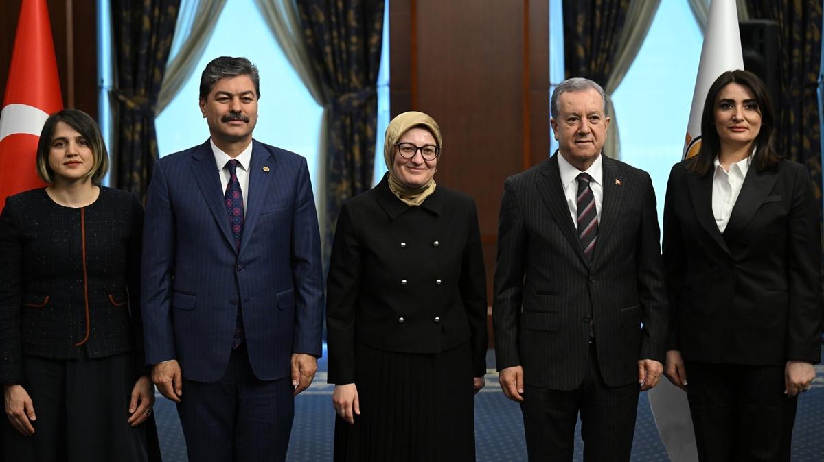 Siyasi partilerde bayramlaşma: AK Parti, heyetleri ağırladı