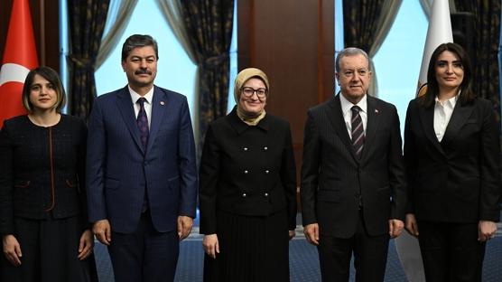 Siyasi partilerde bayramlaşma: AK Parti, heyetleri ağırladı