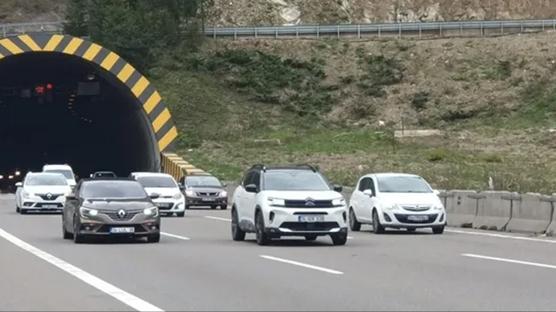 Bayram d�n��� trafik fel� oldu: Anadolu Otoyolu'nda ak�c� yo�unluk ya�an�yor