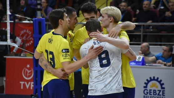 Fenerbahçe Medicana deplasmanda set vermeden kazandı