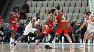 Manisa Basket, Karşıyaka'yı geçti