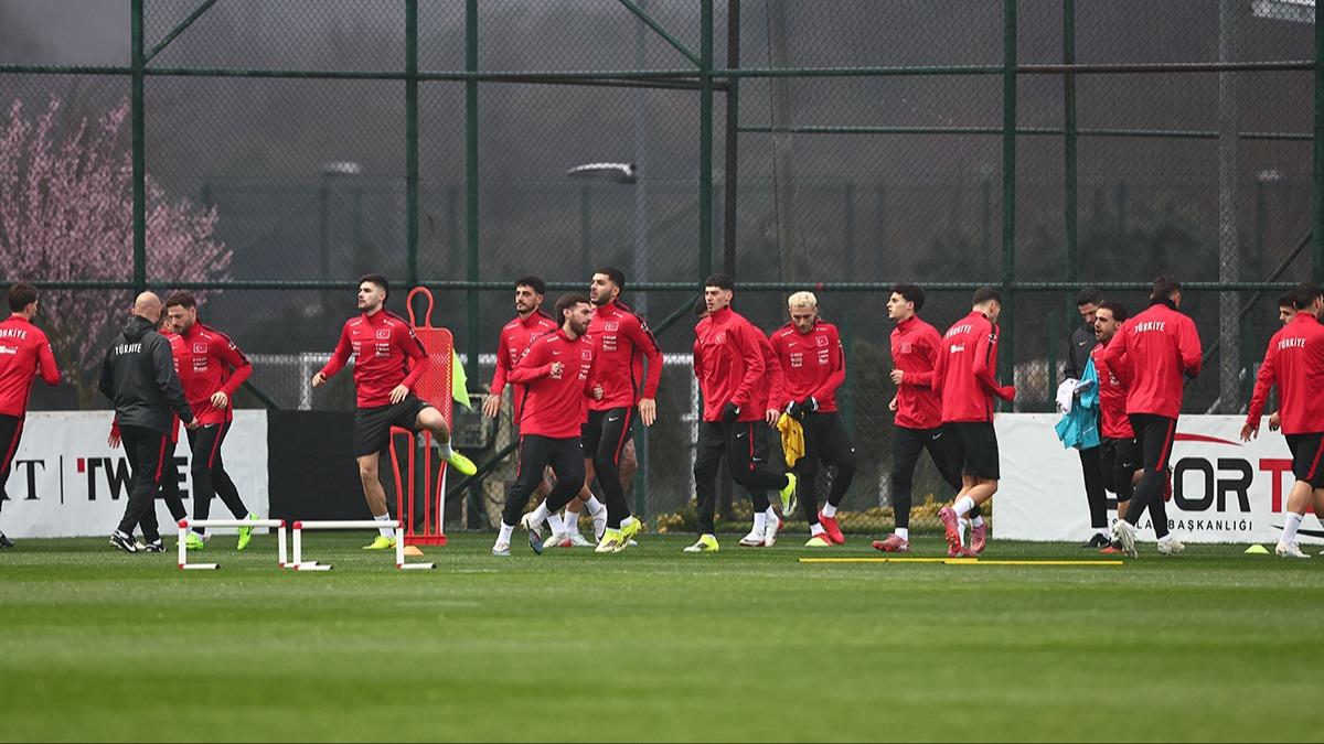 A Milli Futbol Tak�m�, Romanya s�nav�na haz�rlan�yor