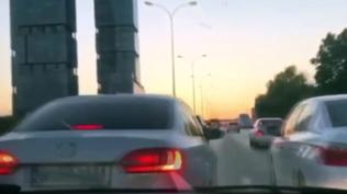 Caddede makas pahalıya patladı