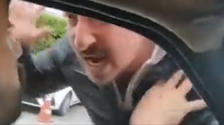 Trafik magandası dehşet saçtı: Ailesinin gözü önünde saldırdı