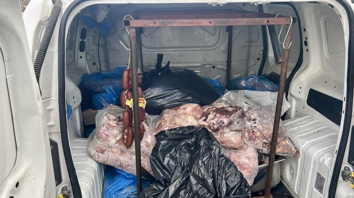 Yüzlerce kilo bozulmuş kırmızı ve beyaz et ele geçirildi: 1 kişi gözaltına alındı
