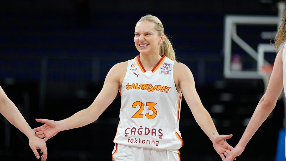 Galatasaray seriye galibiyetle ba�lad�