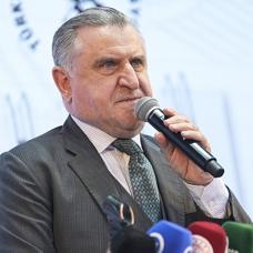 Bakan Osman A�k�n Bak'tan Vak�fBank'a tebrik