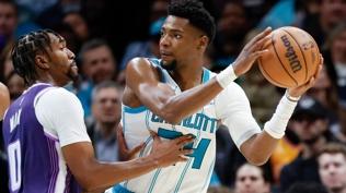 Charlotte Hornets'ten 44 say� farkla ezici galibiyet