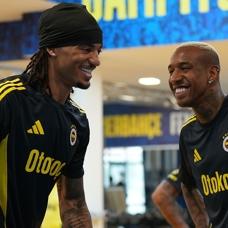 Fenerbah�e, Be�ikta� mesaisinde �ift idman yapt�