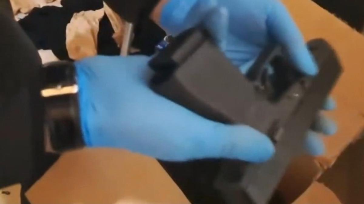 �stanbul'da ka�ak silah operasyonu