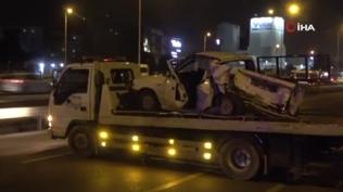 Kartal'da feci kaza! Ara� i�inde s�k��t�