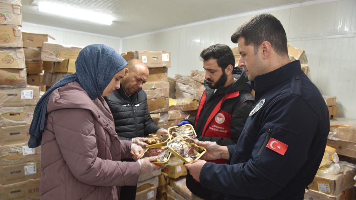 Vatandaşı zehirleyeceklerdi! Şanlıurfa'da 50 ton bozuk tavuk eti ele geçirildi