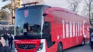 A Milli Futbol Tak�m�m�z, Be�ikta� Park'a ula�t�