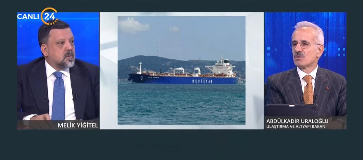 Karadeniz'de T�rk tankeri vuruldu! 24 TV'ye konu�an Bakan Uralo�lu ilk tahmini a��klad�