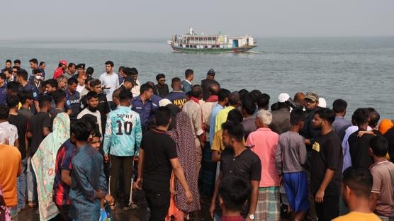 Bangladeş'te facia: Yolcu otobüsü nehre devrildi