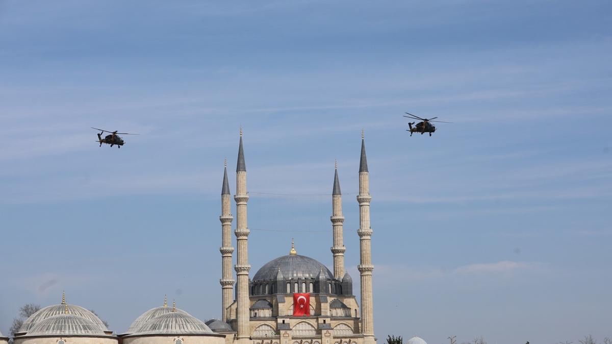 Edirne'de güç gösterisi! ATAK helikopterlerinden Selimiye üzerinde selam