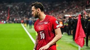 Hakan �alhano�lu: Bu tak�m �ok karakterli