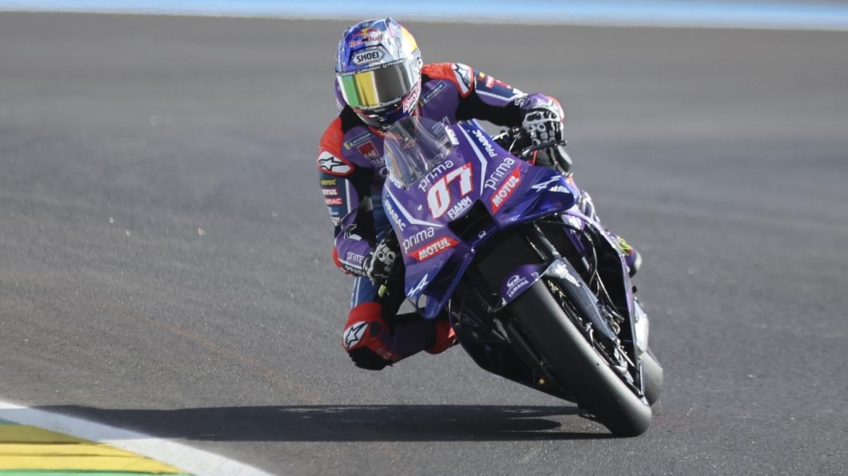 Toprak Razgatl�o�lu sezonun ���nc� yar��� i�in piste ��k�yor