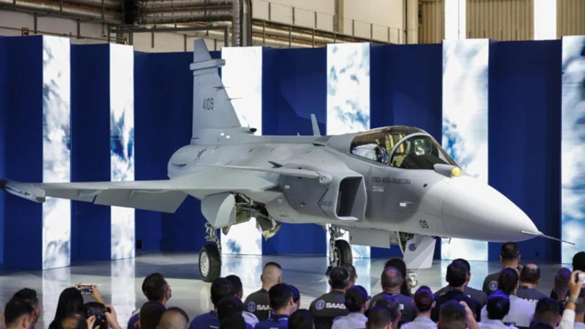 F-39E Gripen piste çıktı