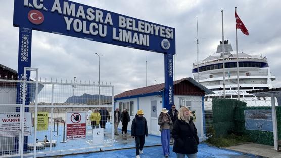 Amasra Liman�'na turist ak�n�! Kruvaziyerle 942 yolcu daha geldi