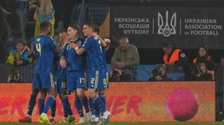 Gy�keres sahneye ��kt�! �sve� finale y�kseldi