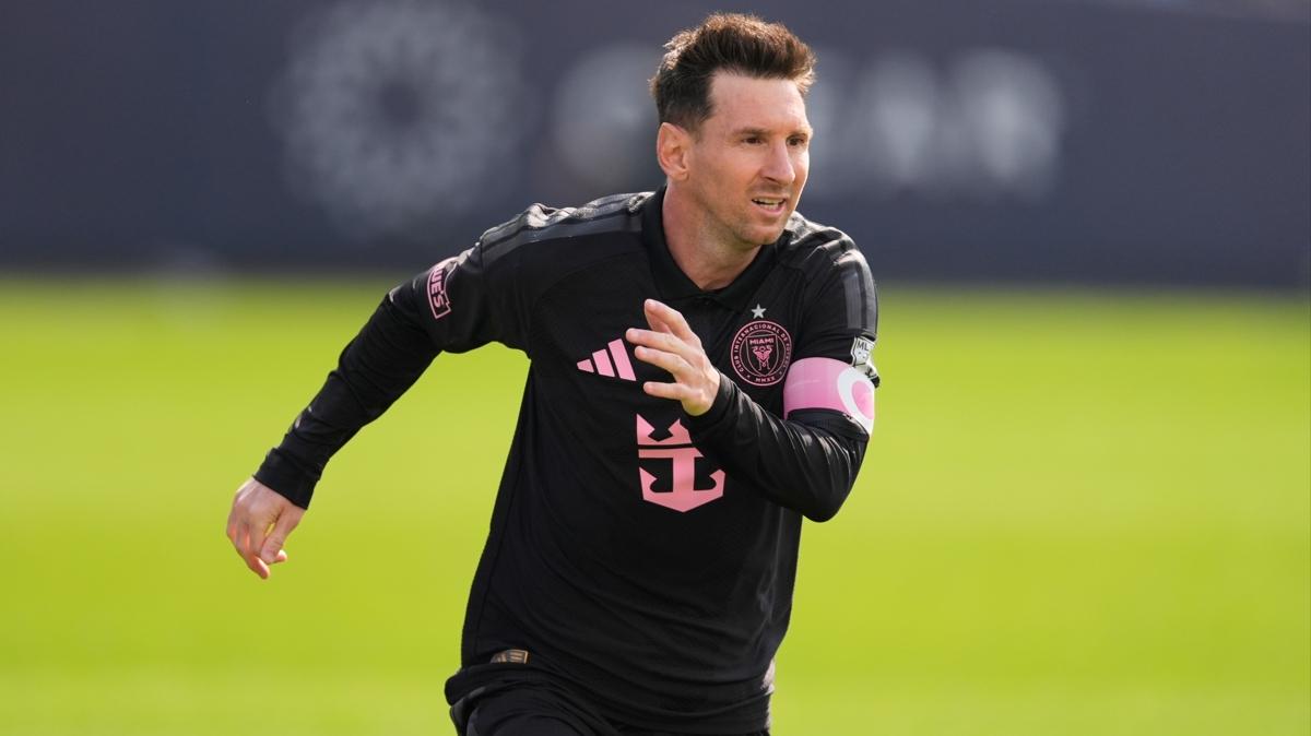 Lionel Messi yine tarihe ge�ti