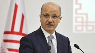 Lisans e�itimi 3 y�la m� d��ecek? Y�K Ba�kan� �zvar cevaplad�