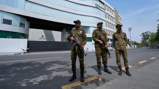 Pakistan'da terör saldırısı: Üç güvenlik görevlisi öldürüldü