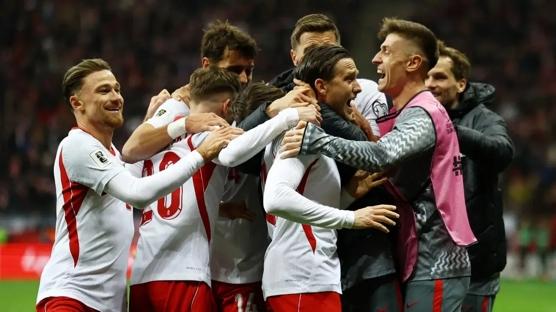 Polonya, Arnavutluk'u yenip finale y�kseldi