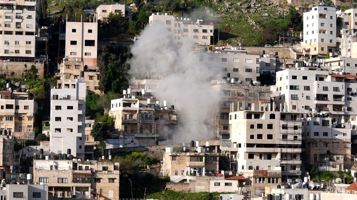 Bat� �eria'da i�galci �srail zulm�: Filistinli aile yuvas�z kald�