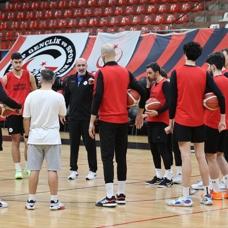 Gaziantep Basketbol liderli�i geri almak istiyor