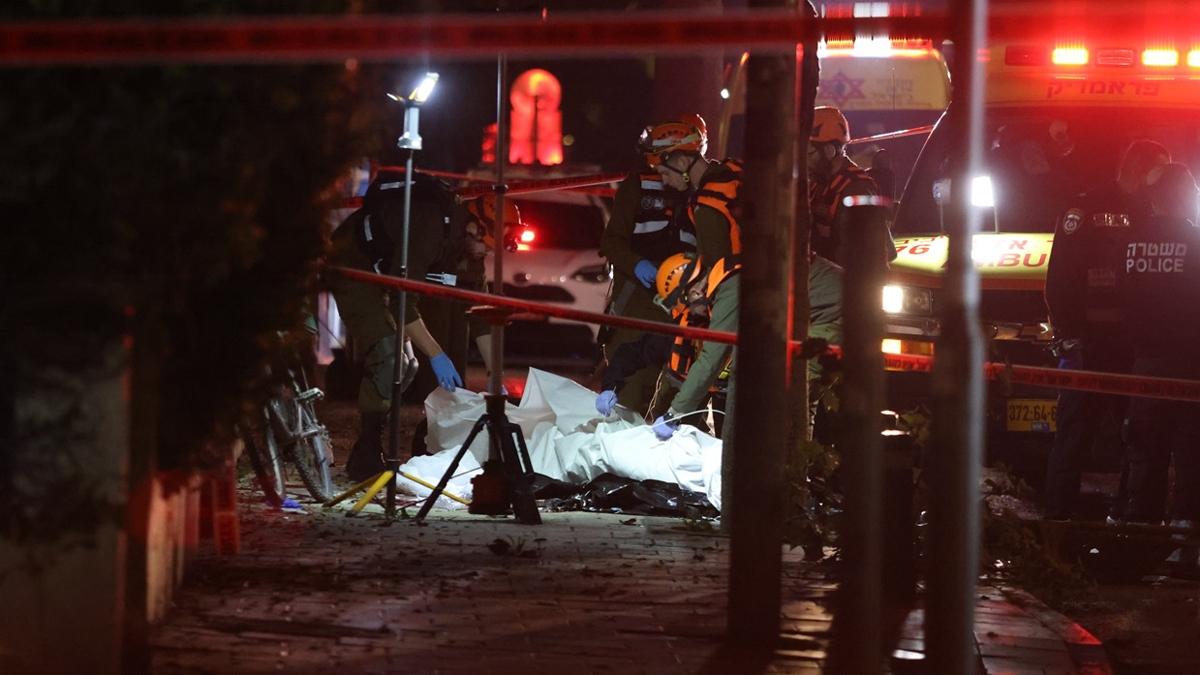 Misillemeler s�r�yor! �ran, �srail'in kalbini vurdu: �l� ve yaral�lar var