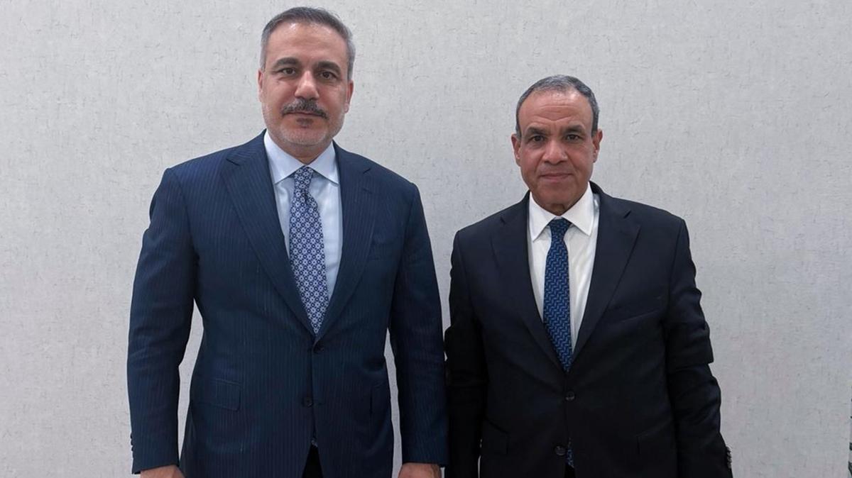 Bakan Fidan, M�s�rl� mevkida��yla g�r��t�