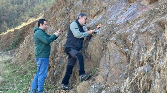 Bilim insanlar� S�nd�rg�'da deprem aktivitesinin sonland���n� s�yledi