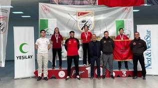 Milli sporcu İrem Denktaş'tan rekorlu şampiyonluk!