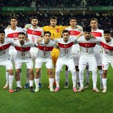 �mit Milli Futbol Tak�m� aday kadrosunda de�i�iklik