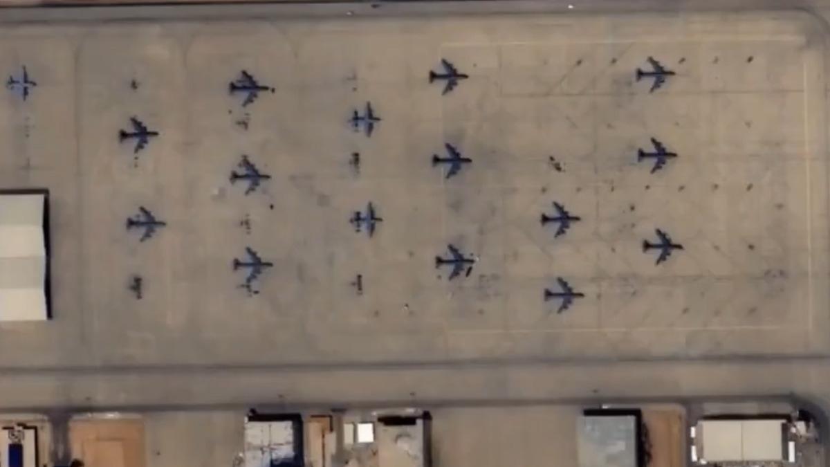 �steki s�ral� u�aklar�n ortas�na �ran f�zesi