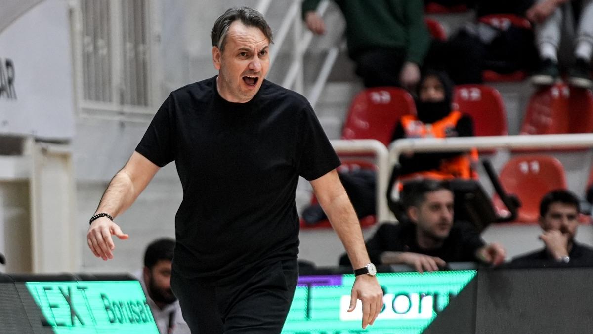 Alia�a Petkimspor'da �zhan ��vg�n d�nemi sona erdi