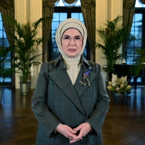 Emine Erdoğan: Bu gidişata hep birlikte dur diyelim