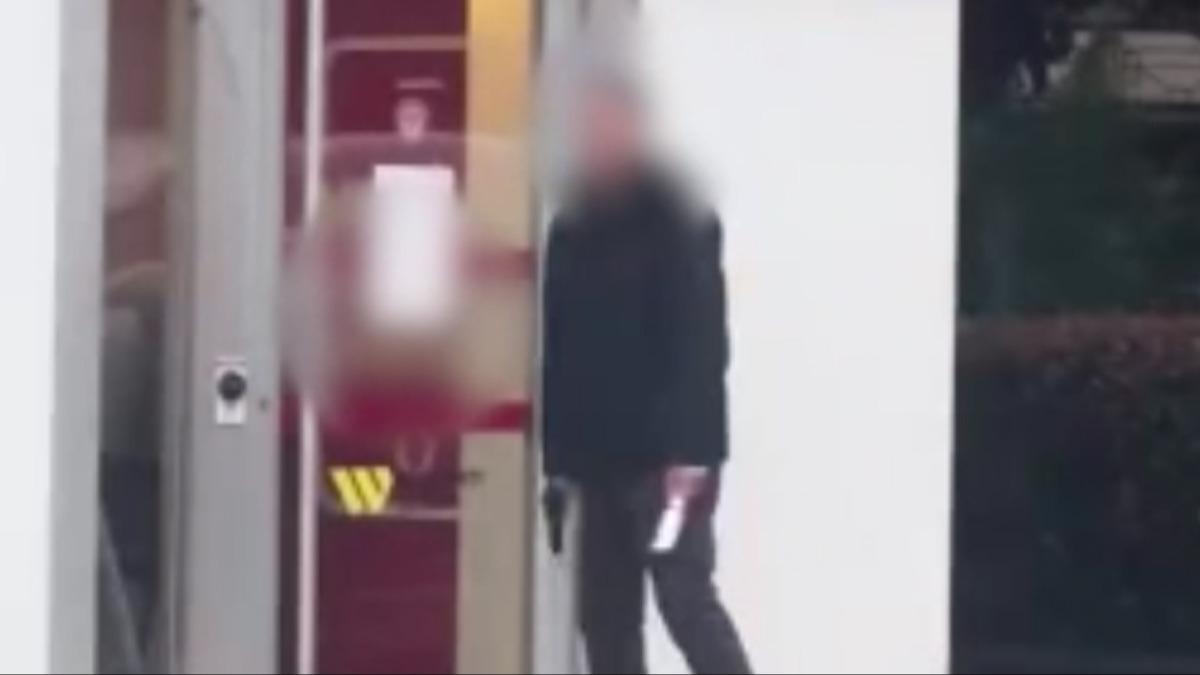 İstanbul'da banka soygunu: Silahlı saldırgan ortalığı birbirine kattı