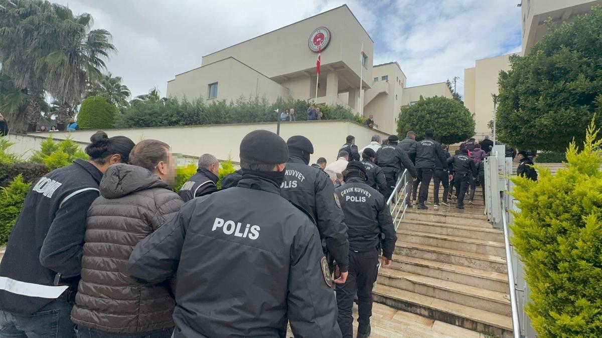 Marmaris'teki 'r��vet' operasyonunda yeni geli�me: ��pheliler adliyeye sevk edildi
