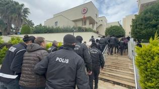 Marmaris'teki 'r��vet' operasyonunda yeni geli�me: ��pheliler adliyeye sevk edildi