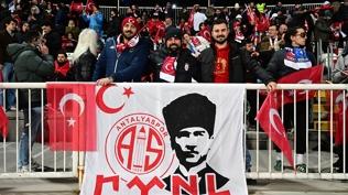 A Milli Takım'a Priştine'de büyük destek